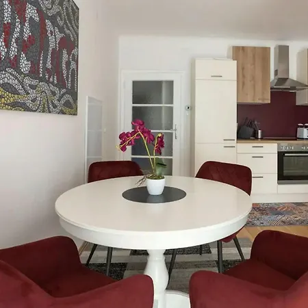 Palackeho Elegantni Domov V Srdci Noveho Mesta Praha